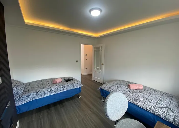 2 Bedroom Flat